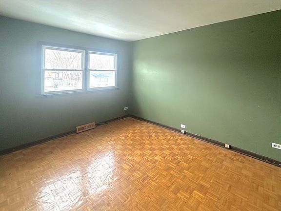 3rd image of 17807 Grandview Dr