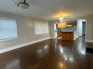 Spacious Downstairs 2 Bedroom, 1 Bath Apartment in Alamitos Beach Neighborhood, Long Beach, CA 90802