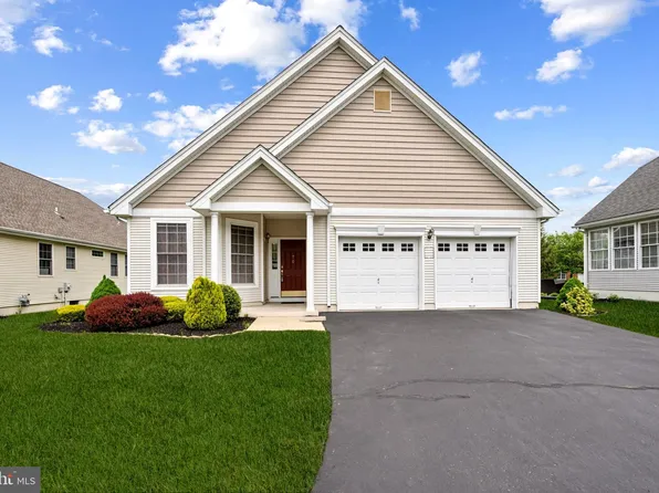 70 Bear Meade Dr, Hamilton, NJ 08691