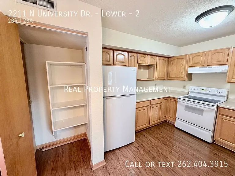 2211 University Dr #2 — Photo 4