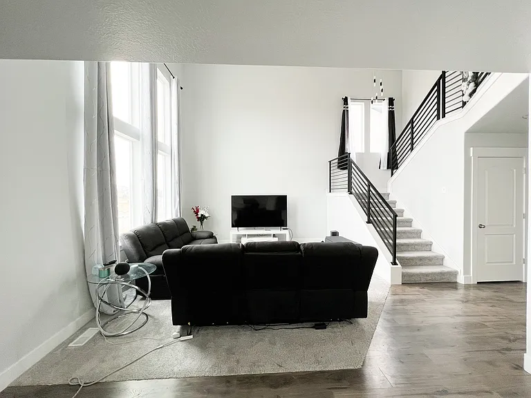 1531 W Stone Gate Dr — Photo 2