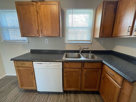 5th image of 4761 SE 26th St