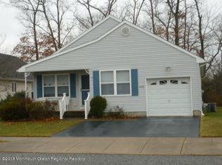1456 Petunia Way S, Toms River, NJ
