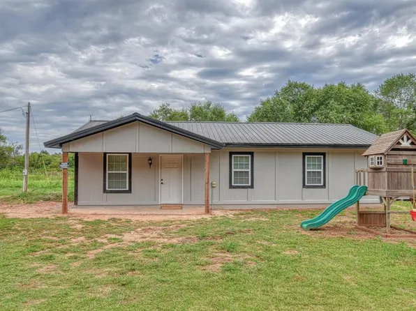 8801 152nd St, Noble, OK 73068