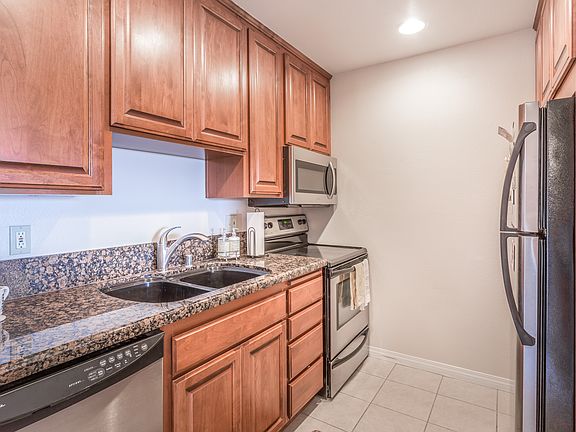 5th image of 4015 Crown Point Dr Unit 105