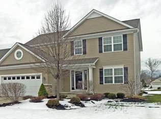 8283 Baythorne Dr, Mentor, OH 44060
