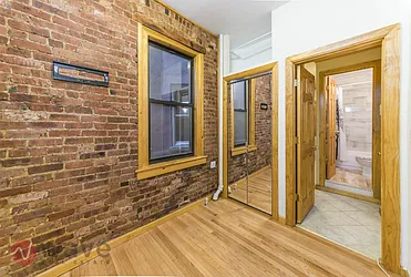 Rented by Wave Real Estate Group