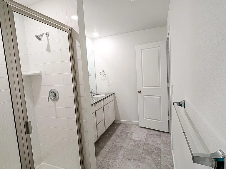 636 Lillibrook Pl — Photo 14