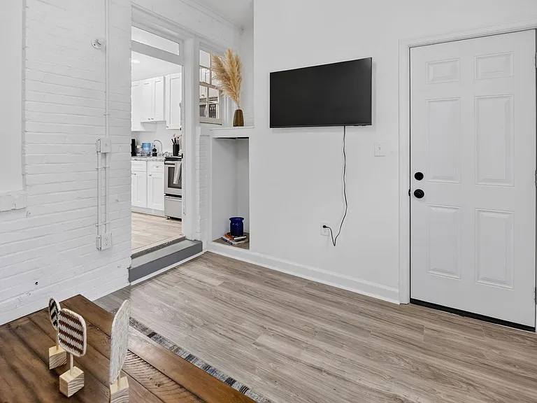 1211 Simms Pl NE — Photo 4