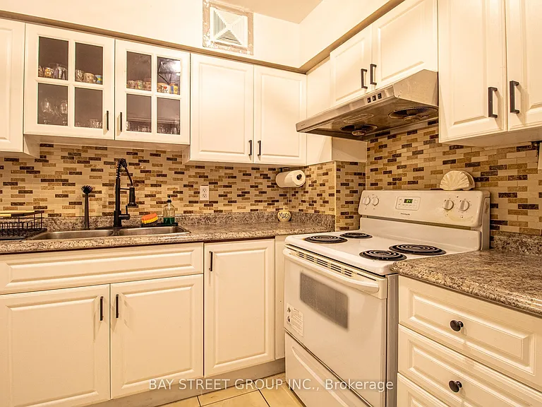 2050 Bridletowne Cir #1712 — Photo 8