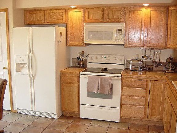 Another view of the kitchen.