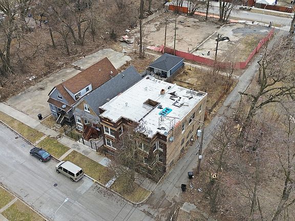 3rd image of 5843 S Peoria St