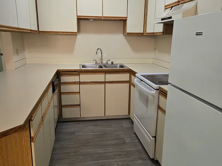 16449 Ambaum Blvd S #11 — Photo 5