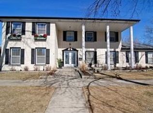 6849 N Sauganash Ave, Chicago, IL