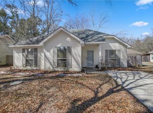 2086 Dupre St, Mandeville, LA 70448