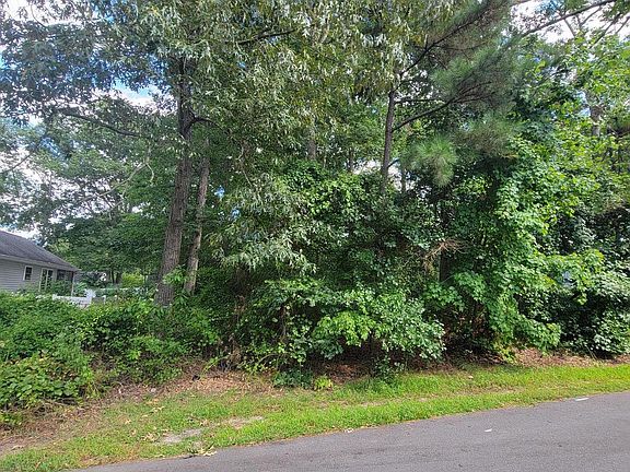 3rd image of 23 S Horseshoe Dr
