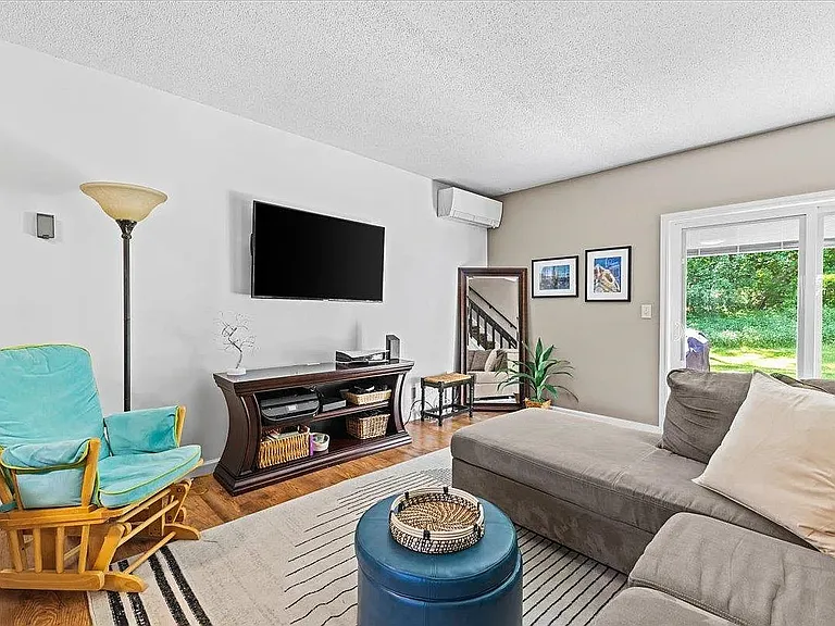 37 Densmore Dr — Photo 11