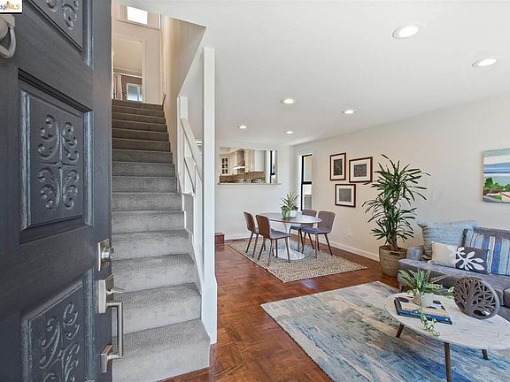 5th image of 6722 Richmond Ave