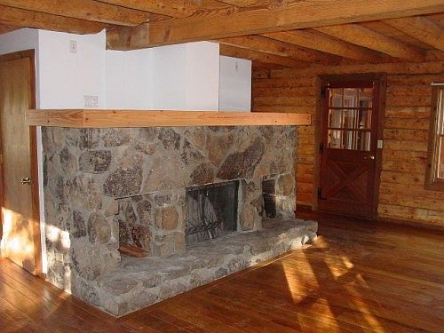 3rd image of 15030 Berkshire Cir