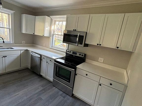 3rd image of 208 5th Ave E