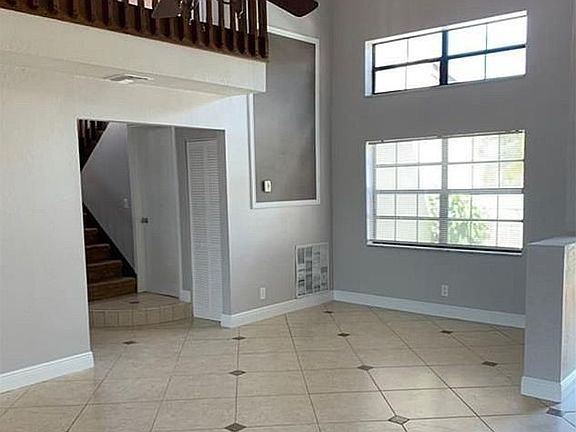 3rd image of 5 Independence Ct