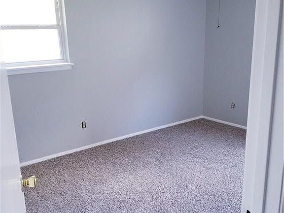 4th image of 4718 S 6th St