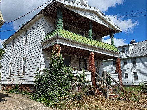 3rd image of 16519 Burnside Ave