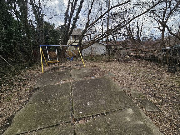 2nd image of 11008 Kinsman Rd