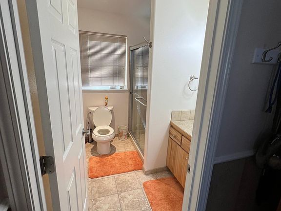 3rd image of 719 Hastings Ave