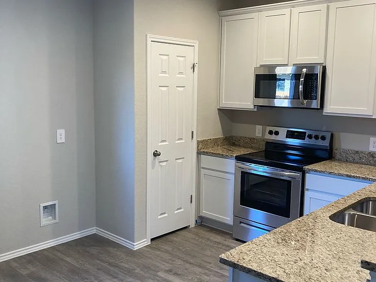7436 Capstone Rdg — Photo 5