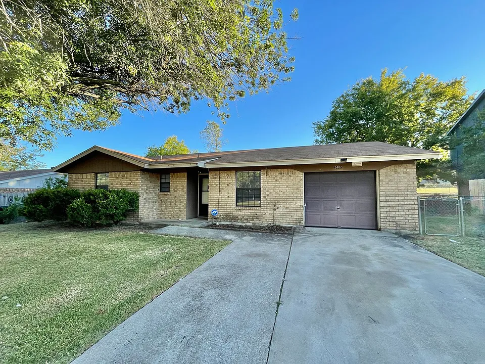 2402 Kirk Cir