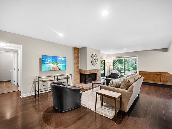 3rd image of 1066 Shermer Rd APT 11