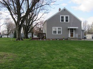 195 W 8th St, Roanoke, IN 46783