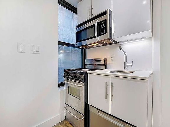 5th image of 75 Orchard St APT 9