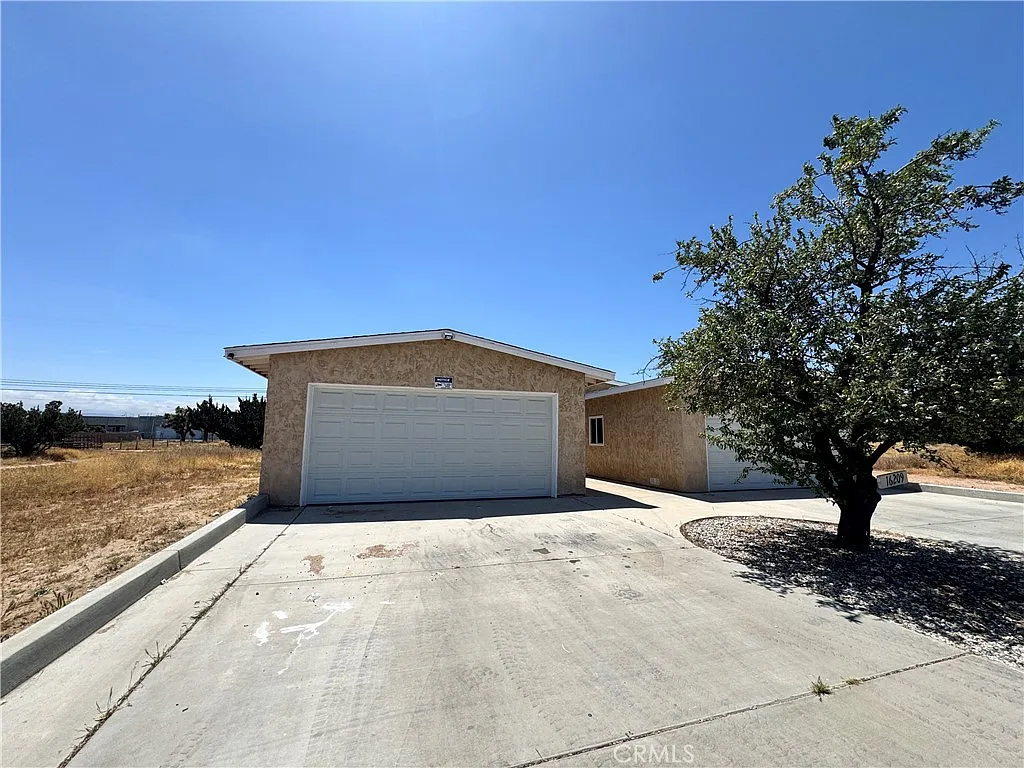 Building Photo - 16209 Juniper St #2