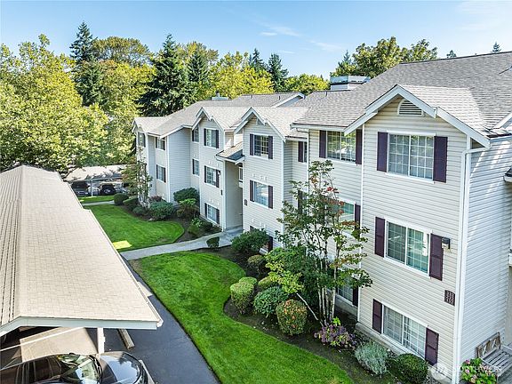 3rd image of 19230 Forest Park Drive NE #J131