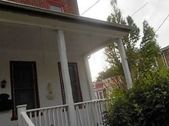 3rd image of 1126 W 6th St