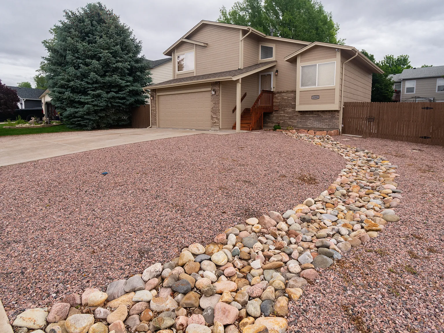4 bed, 1711 sqft, $2,300 — Photo 2