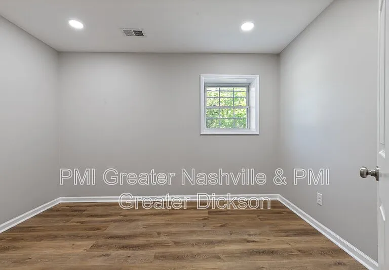 300 Spring St #13 — Photo 8