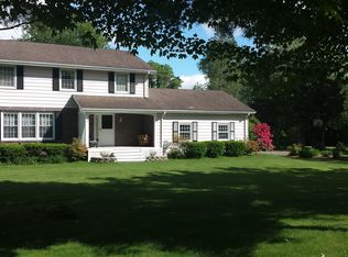 3 Maize Ln, East Granby, CT 06026