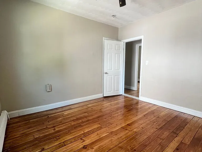 38 Frances Ave — Photo 3