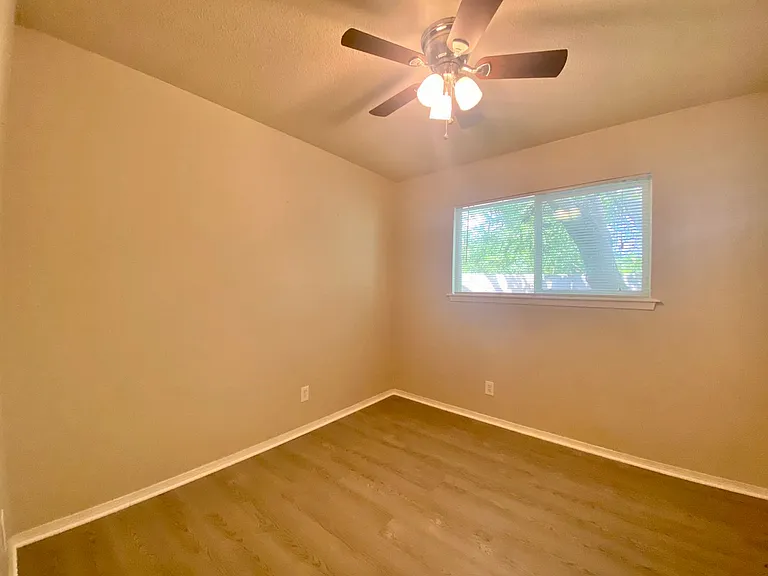 6400 Brookside Dr — Photo 18