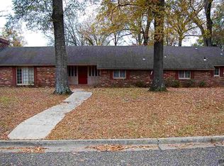 1910 Friendly Ave, Mount Pleasant, TX 75455