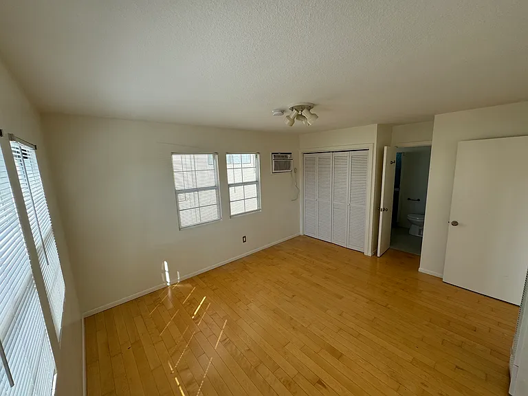 7021 Flight Ave — Photo 9
