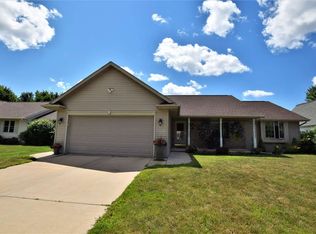 2955 Copper Mountain Ct, Green Bay, WI 54313