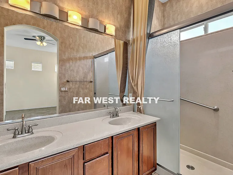 6728 E Voltaire Dr — Photo 9