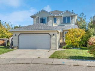 4 W Aspen Lndg, Strathmore, AB T1P 1R4