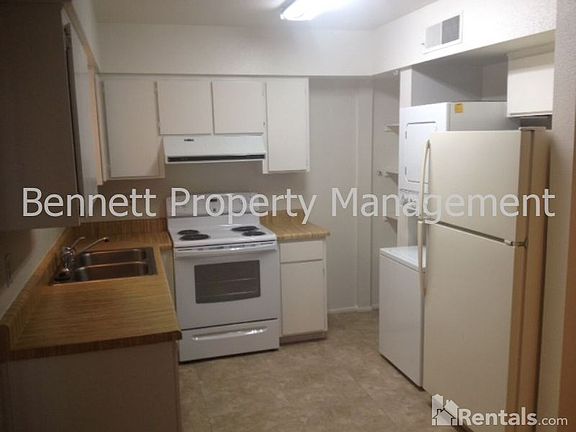 3rd image of 1140 E Vaughn St #C