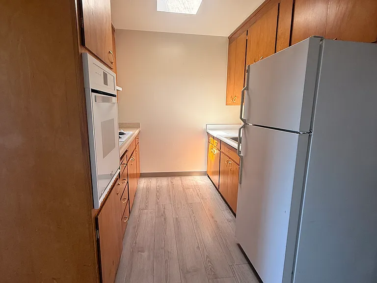 905 Evelyn Ave #7 — Photo 5