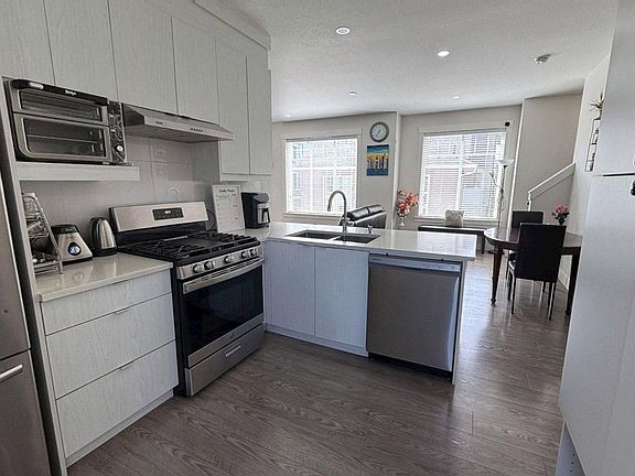 4th image of 8033 166b St #4